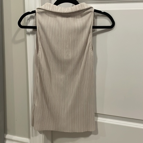 Zara Sleeveless - Picture 2 of 5